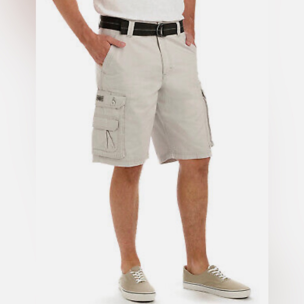 Lee Men's Belted Wyoming Cargo Shorts, worn once, belt not included.